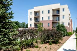 Trailside45 Modern Getaway –  Traverse City