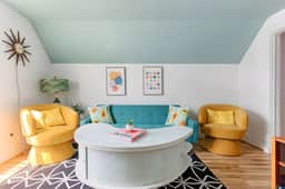 Vintage Vibes Duplex | Downtown | Beach | AC |