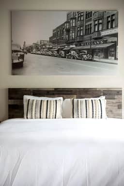 Modern & Cozy Studio | Walk to Downtown & Beach