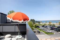 Loft on Gillis | AC | Downtown | Beach | Rooftop