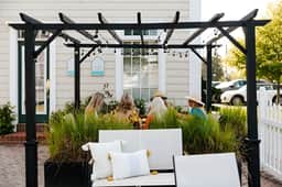 Urban Stay By The Bay: Downtown Pet-Friendly Home