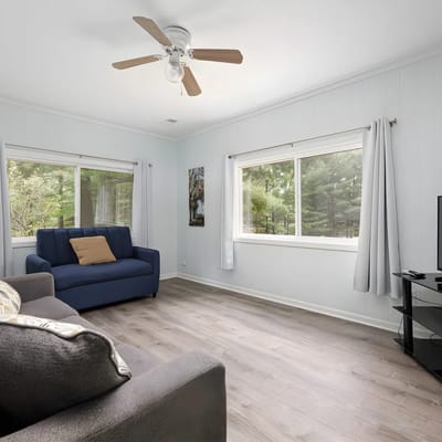 Rennie Lake Hideaway Cottage