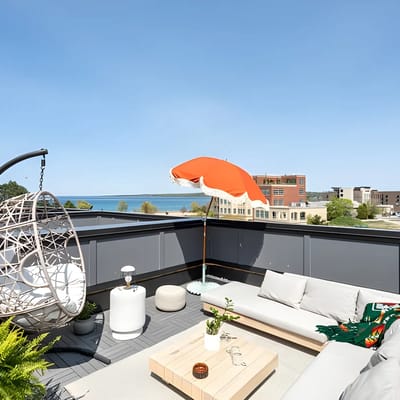 Loft on Gillis | AC | Downtown | Beach | Rooftop
