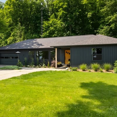 Bayside Bungalow: West Bay Views Minutes to TC