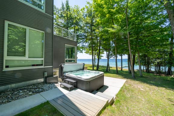 Old Mission Peninsula Luxury on West Bay
