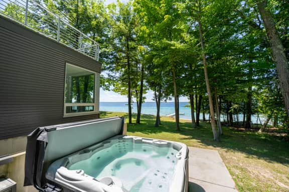 Old Mission Peninsula Luxury on West Bay