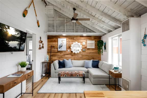 Bryan Lake Hideaway