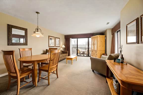 Valleyview Swing & Stay