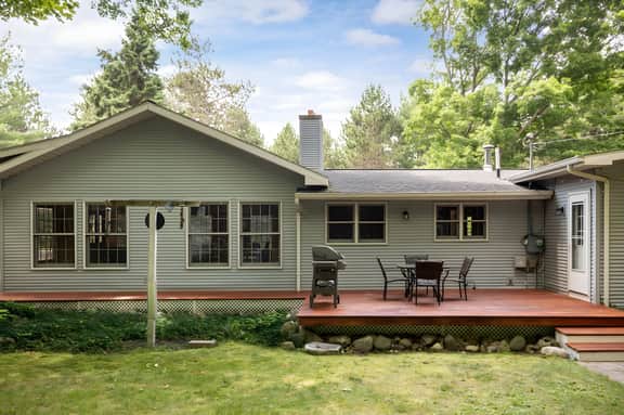 Serene Torch Lake Getaway