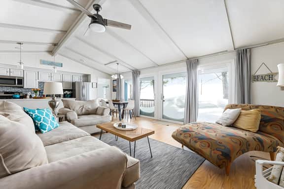 Lakeshore Lux - La Casa Feliz | Beach | AC