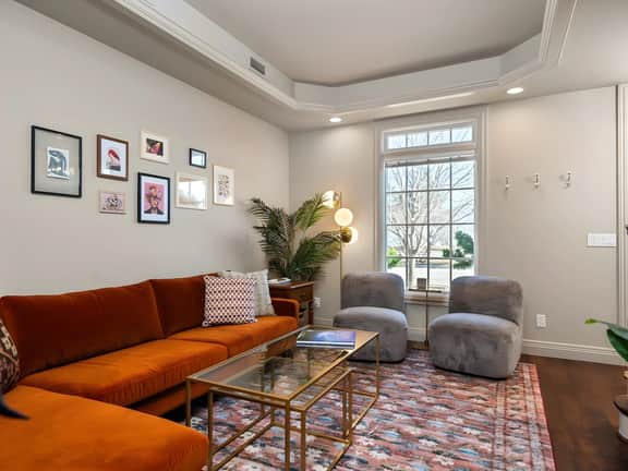 Urban Stay By The Bay: Downtown Pet-Friendly Home