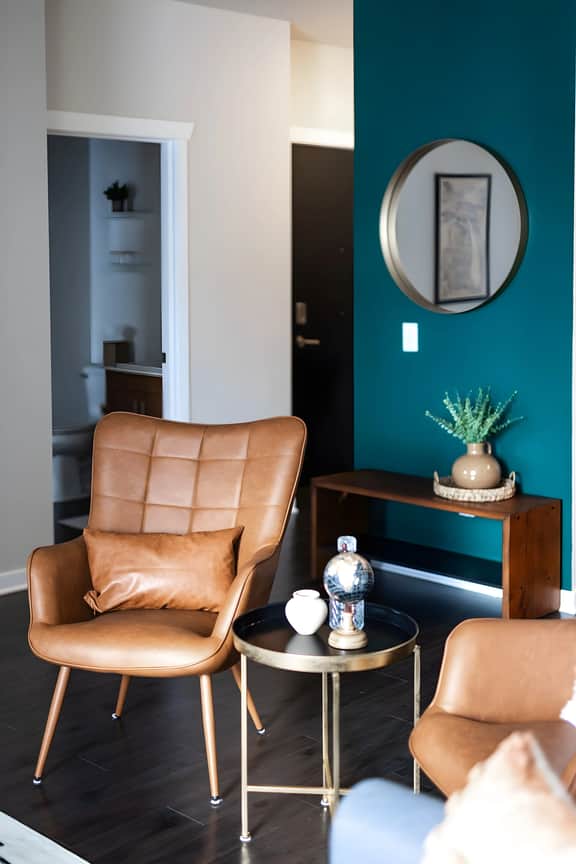 Emerald Oasis · Emerald Oasis: Centrally Located