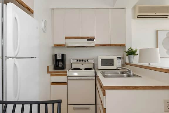 #12 The Nest Condo ·Renovated Bathroom in 202