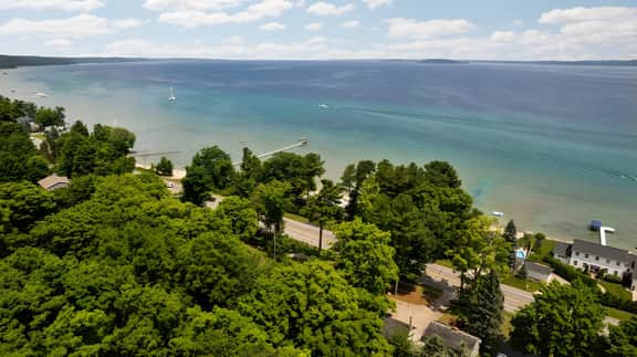 Bayside Bungalow: West Bay Views Minutes to TC