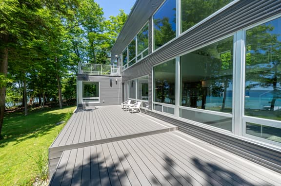 Old Mission Peninsula Luxury on West Bay