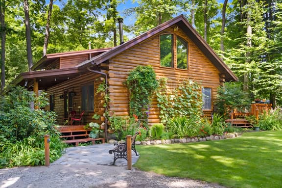 Beautiful Log Cabin | Lake Access | Interlochen |