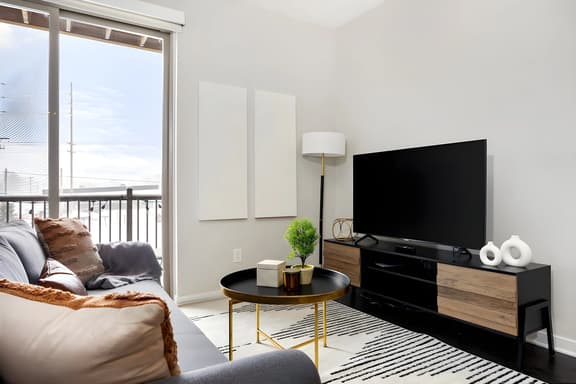 Emerald Oasis · Emerald Oasis: Centrally Located