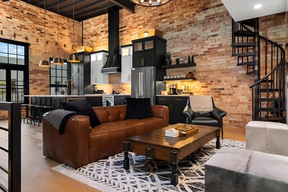 Luxury TC Loft: Historic Condo!